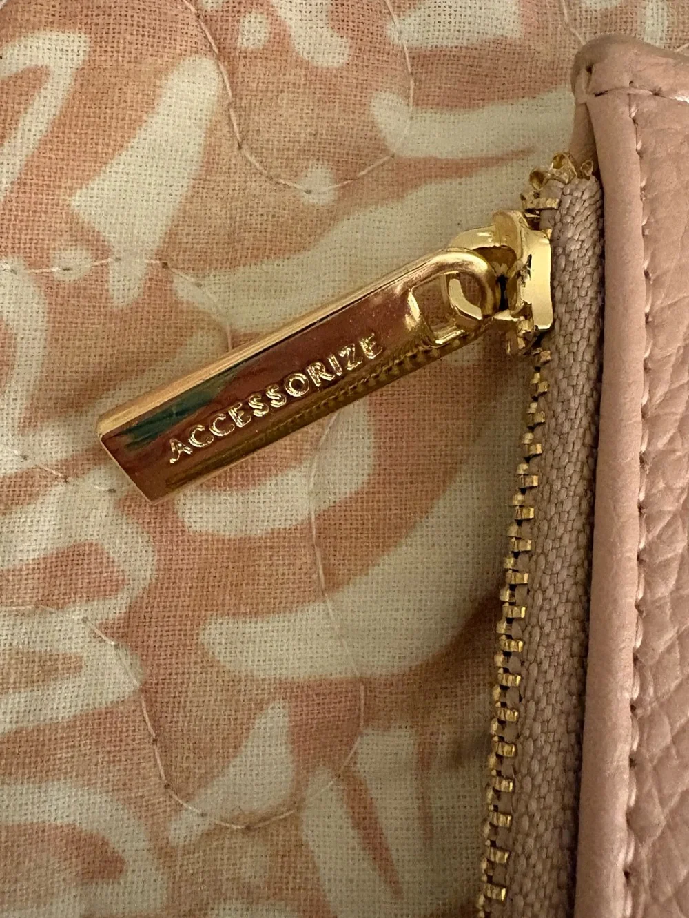 Accessorize Pink Leather Zip Card Holder with Gold Zip Pull